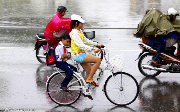 Trái ngược - Có phải rất buồn và tâm trạng... Trái ngược - Có phải rất buồn và tâm trạng...