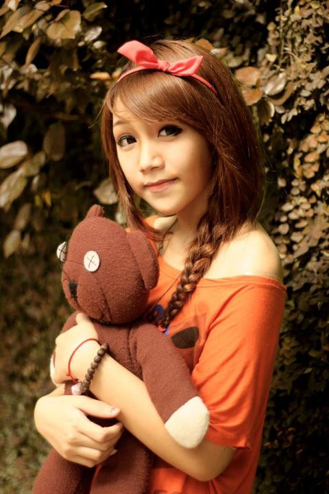 Phương Mai thường hay nghe nhạc, lên mạng xem tin tức hoặc đi shopping, ăn uống cùng bạn bè những lúc rảnh rỗi. <<HOA KHÔI CÁC TRƯỜNG ĐẠI HỌC <<NGÔI SAO HỌC ĐƯỜNG <<LUÂN TRÚC DIỄM - VẺ ĐẸP ĐẬM CHẤT Á ĐÔNG <<NHỮNG NỮ SINH SIÊU KUTE CỦA HỌC VIỆN CẢNH SÁT