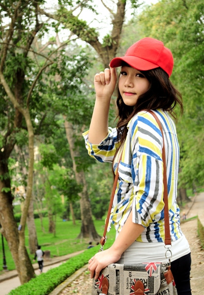 Ngoài khả năng ca hát, Phương Mai còn có thể sáng tác nhạc, cô cũng thường tham gia các hoạt động ngoại khóa do trường hay địa phương tổ chức, đôi khi biểu diễn luôn những bài mà cô sáng tác. <<HOA KHÔI CÁC TRƯỜNG ĐẠI HỌC <<NGÔI SAO HỌC ĐƯỜNG <<LUÂN TRÚC DIỄM - VẺ ĐẸP ĐẬM CHẤT Á ĐÔNG <<NHỮNG NỮ SINH SIÊU KUTE CỦA HỌC VIỆN CẢNH SÁT