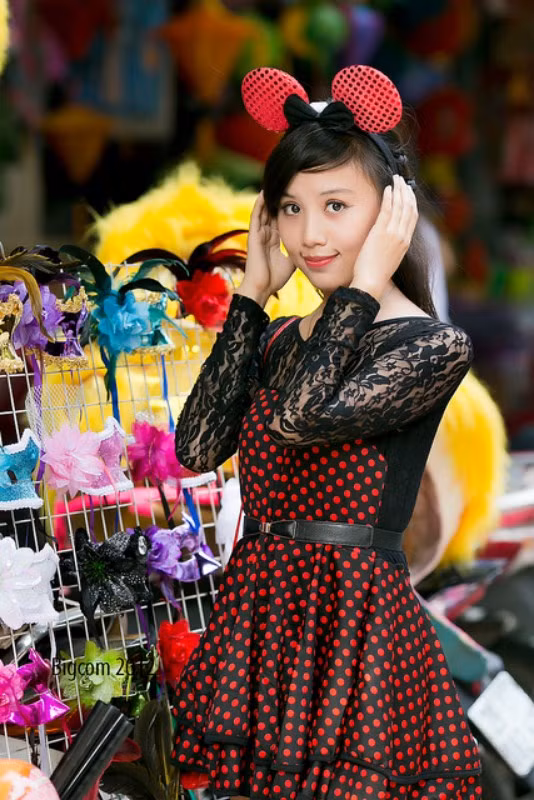 Minh Trang đang cố gắng nỗ lực học tập thật tốt để chinh phục ước mơ của mình, ngoài ra cô vẫn năng nổ tham gia các chương trình nghệ thuật để giúp mình tự tin hơn và học hỏi được nhiều điều hơn từ công việc và cuộc sống. <<HOA KHÔI CÁC TRƯỜNG ĐẠI HỌC <<NGÔI SAO HỌC ĐƯỜNG <<VẺ ĐẸP TRONG SÁNG CỦA NỮ SINH ĐH MỸ THUẬT CÔNG NGHIỆP HÀ NỘI <<VẺ ĐẸP THÁNH THIỆN CỦA NỮ SINH THPT NGUYỄN TẤT THÀNH Minh Trang đang cố gắng nỗ lực học tập thật tốt để chinh phục ước mơ của mình, ngoài ra cô vẫn năng nổ tham gia các chương trình nghệ thuật để giúp mình tự tin hơn và học hỏi được nhiều điều hơn từ công việc và cuộc sống. <<HOA KHÔI CÁC TRƯỜNG ĐẠI HỌC <<NGÔI SAO HỌC ĐƯỜNG <<VẺ ĐẸP TRONG SÁNG CỦA NỮ SINH ĐH MỸ THUẬT CÔNG NGHIỆP HÀ NỘI <<VẺ ĐẸP THÁNH THIỆN CỦA NỮ SINH THPT NGUYỄN TẤT THÀNH