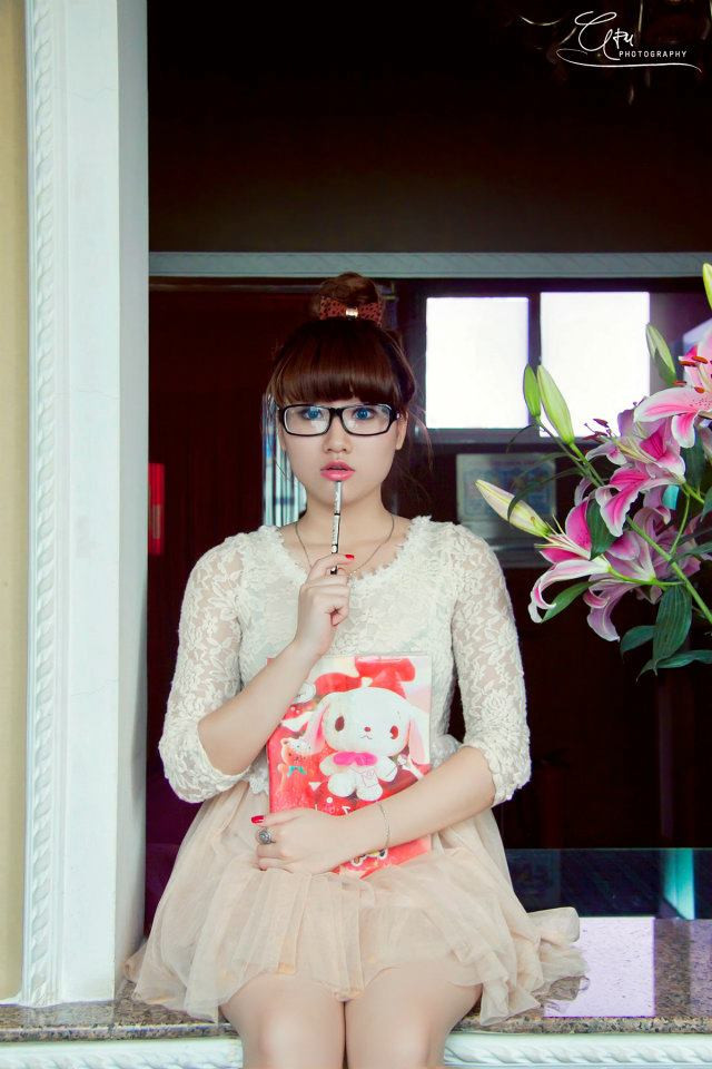 Miki từng là model thực hiện nhiều bộ ảnh nghệ thuật của các nhiếp ảnh nổi tiếng, mới đây nhất là bộ ảnh '"tắm bùn" đầy nghệ thuật và có hồn được chụp tại Hạ Long. <<NỮ SINH KINH BẮC DỊU DÀNG KHOE SẮC TRONG TÀ ÁO DÀI <<HOT GIRL ĐH PHƯƠNG ĐÔNG RẠNG NGỜI ĐÓN TRUNG THU <<TEEN MODEL AN PHƯƠNG "BIẾN HÓA" VỚI STYLE DỄ THƯƠNG <<NHỮNG NỮ SINH MẶC ÁO DÀI ĐẸP HƠN CẢ HOA HẬU MAI PHƯƠNG THÚY (P18) Miki từng là model thực hiện nhiều bộ ảnh nghệ thuật của các nhiếp ảnh nổi tiếng, mới đây nhất là bộ ảnh '"tắm bùn" đầy nghệ thuật và có hồn được chụp tại Hạ Long. <<NỮ SINH KINH BẮC DỊU DÀNG KHOE SẮC TRONG TÀ ÁO DÀI <<HOT GIRL ĐH PHƯƠNG ĐÔNG RẠNG NGỜI ĐÓN TRUNG THU <<TEEN MODEL AN PHƯƠNG "BIẾN HÓA" VỚI STYLE DỄ THƯƠNG <<NHỮNG NỮ SINH MẶC ÁO DÀI ĐẸP HƠN CẢ HOA HẬU MAI PHƯƠNG THÚY (P18)