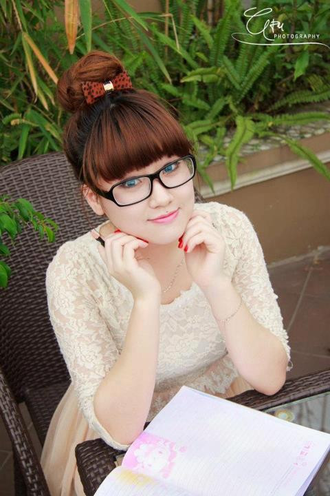 Miki nhận được khá nhiều lời mời đóng phim, mới đây là bộ phim "Rừng thiêng" của đạo diễn Triệu Tuấn có sự góp mặt của cô. Dù chỉ đóng một vai nhỏ nhưng có thể coi đó là một bước đi mới mẻ trong lĩnh vực nghệ thuật của Kiều My. <<NỮ SINH KINH BẮC DỊU DÀNG KHOE SẮC TRONG TÀ ÁO DÀI <<HOT GIRL ĐH PHƯƠNG ĐÔNG RẠNG NGỜI ĐÓN TRUNG THU <<TEEN MODEL AN PHƯƠNG "BIẾN HÓA" VỚI STYLE DỄ THƯƠNG <<NHỮNG NỮ SINH MẶC ÁO DÀI ĐẸP HƠN CẢ HOA HẬU MAI PHƯƠNG THÚY (P18) Miki nhận được khá nhiều lời mời đóng phim, mới đây là bộ phim "Rừng thiêng" của đạo diễn Triệu Tuấn có sự góp mặt của cô. Dù chỉ đóng một vai nhỏ nhưng có thể coi đó là một bước đi mới mẻ trong lĩnh vực nghệ thuật của Kiều My. <<NỮ SINH KINH BẮC DỊU DÀNG KHOE SẮC TRONG TÀ ÁO DÀI <<HOT GIRL ĐH PHƯƠNG ĐÔNG RẠNG NGỜI ĐÓN TRUNG THU <<TEEN MODEL AN PHƯƠNG "BIẾN HÓA" VỚI STYLE DỄ THƯƠNG <<NHỮNG NỮ SINH MẶC ÁO DÀI ĐẸP HƠN CẢ HOA HẬU MAI PHƯƠNG THÚY (P18)