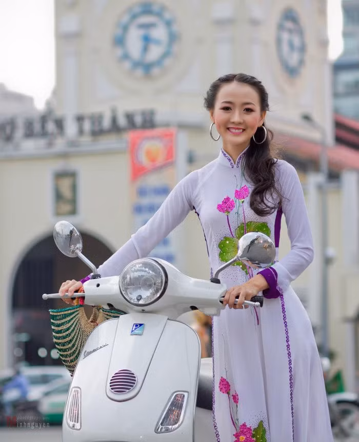 Thu Thảo dần dần khẳng định mình trên con đường nghệ thuật bằng các bước đi vững chãi như Hoa khôi thân thiện Miss Phát thanh Truyền hình 2011, Top 10 Người đẹp nhất Miss Parkson 2011...Miss Ấn tượng cuộc thi Miss Ngôi sao 2012, Miss Summer của FPT