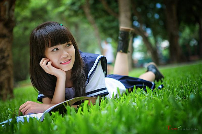 Cô có sở thích đọc văn học Việt Nam, truyện ngắn, thích múa, nghiên cứu những gì thuộc về dân tộc, thích chụp ảnh, nấu ăn, chăm sóc trẻ con, nghe nhạc nhẹ, xem phim, ăn kem và thích được ở bên gia đình... <<HOA KHÔI CÁC TRƯỜNG ĐẠI HỌC <<NGÔI SAO HỌC ĐƯỜNG <<VẺ ĐẸP TRONG SÁNG CỦA NỮ SINH ĐH MỸ THUẬT CÔNG NGHIỆP HÀ NỘI <<Á KHÔI ĐH LAO ĐỘNG XÃ HỘI ĐẸP LONG LANH TRÊN ĐỒNG HOA CẢI Cô có sở thích đọc văn học Việt Nam, truyện ngắn, thích múa, nghiên cứu những gì thuộc về dân tộc, thích chụp ảnh, nấu ăn, chăm sóc trẻ con, nghe nhạc nhẹ, xem phim, ăn kem và thích được ở bên gia đình... <<HOA KHÔI CÁC TRƯỜNG ĐẠI HỌC <<NGÔI SAO HỌC ĐƯỜNG <<VẺ ĐẸP TRONG SÁNG CỦA NỮ SINH ĐH MỸ THUẬT CÔNG NGHIỆP HÀ NỘI <<Á KHÔI ĐH LAO ĐỘNG XÃ HỘI ĐẸP LONG LANH TRÊN ĐỒNG HOA CẢI