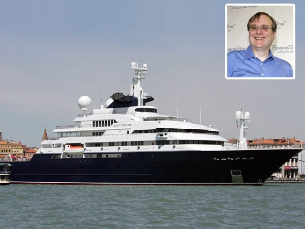 1. Octopus Trong số những du thuyền cập bến sớm nhất là chiếc Octopus dài 127m, thuộc sở hữu của người đồng chủ sở hữu Microsoft Paul Allen. Đây hiện là chiếc du thuyền lớn thứ tám thế giới. 1. Octopus Trong số những du thuyền cập bến sớm nhất là chiếc Octopus dài 127m, thuộc sở hữu của người đồng chủ sở hữu Microsoft Paul Allen. Đây hiện là chiếc du thuyền lớn thứ tám thế giới.