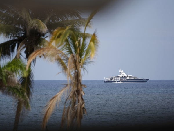 6. Leander Ngoài ra, người dân Anh cũng đang mong đợi sự góp mặt của triệu phú Anh Donald Gosling với du thuyền siêu sang dài 75m. 6. Leander Ngoài ra, người dân Anh cũng đang mong đợi sự góp mặt của triệu phú Anh Donald Gosling với du thuyền siêu sang dài 75m.