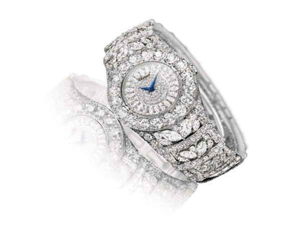 7. L’Heure du Diamant Là niềm tự hào của hãng Chopard, L’Heure du Diamant là sự kết hợp tuyệt vời giữa đồng hồ và vòng tay truyền thống. Nó được làm bằng thủ công với 18 carat vàng trắng và được đính hoàn toàn bằng kim cương trắng sáng lấp lánh. 7. L’Heure du Diamant Là niềm tự hào của hãng Chopard, L’Heure du Diamant là sự kết hợp tuyệt vời giữa đồng hồ và vòng tay truyền thống. Nó được làm bằng thủ công với 18 carat vàng trắng và được đính hoàn toàn bằng kim cương trắng sáng lấp lánh.