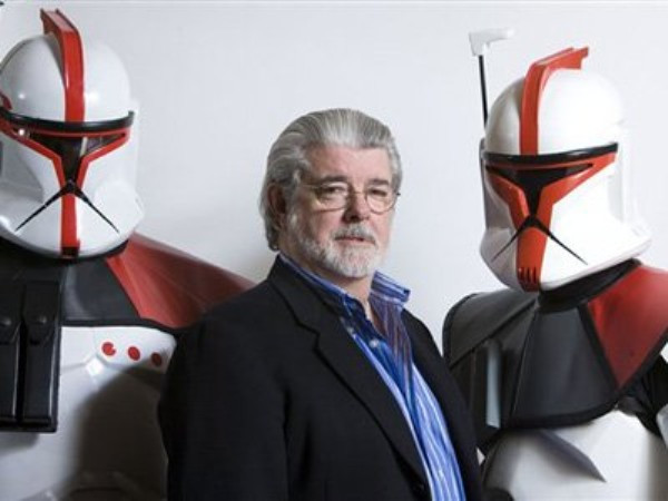 4. George Lucas Sau khi hoàn thành xong lâu đài Skywalker Ranch trị giá 100 triệu USD, đạo diễn của bộ phim “Chiến tranh giữa các vì sao” còn thuê hẳn một đội lính cứu hỏa để bảo vệ nơi cư trú của mình. Đội lính cứu hỏa này gồm 12 nhân viên làm việc 24/24, hai xe chữa cháy và một vài tình nguyện viên. 4. George Lucas Sau khi hoàn thành xong lâu đài Skywalker Ranch trị giá 100 triệu USD, đạo diễn của bộ phim “Chiến tranh giữa các vì sao” còn thuê hẳn một đội lính cứu hỏa để bảo vệ nơi cư trú của mình. Đội lính cứu hỏa này gồm 12 nhân viên làm việc 24/24, hai xe chữa cháy và một vài tình nguyện viên.