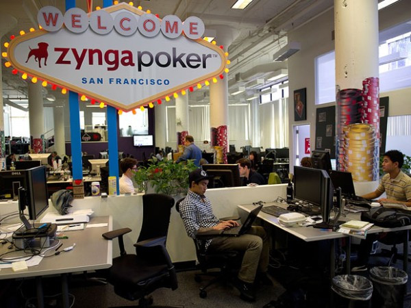 5. Zynga Mức lương trung bình: 111.004 USD Công việc trả lương cao nhất: Tổng Giám đốc Studio (158.976 USD) Công việc lương thấp nhất: Chuyên viên thiết kế game (77.767 USD) 5. Zynga Mức lương trung bình: 111.004 USD Công việc trả lương cao nhất: Tổng Giám đốc Studio (158.976 USD) Công việc lương thấp nhất: Chuyên viên thiết kế game (77.767 USD)