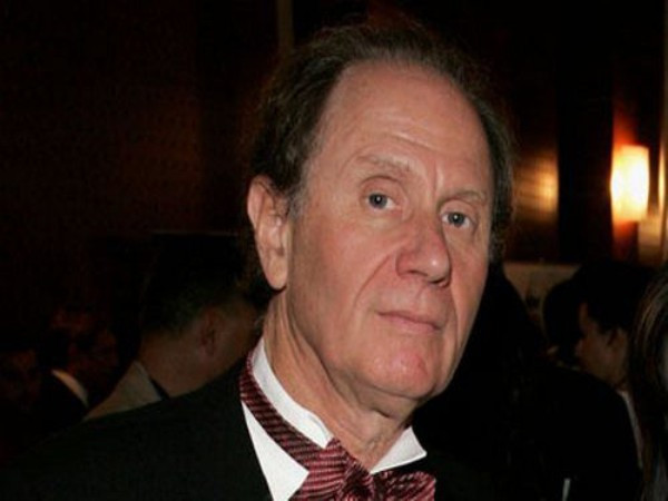 8. David Bonderman Năm 2002, tỷ phú David Bonderman (đồng sáng lập quỹ TPG) đã mạnh tay bỏ ra 7 triệu USD để tổ chức sinh nhật thứ 60 tại sòng bạc Hard Rock của Las Vegas (Mỹ). Hầu hết số tiền đó là để thuê ca sĩ John Mellencamp và Rolling Stones. 8. David Bonderman Năm 2002, tỷ phú David Bonderman (đồng sáng lập quỹ TPG) đã mạnh tay bỏ ra 7 triệu USD để tổ chức sinh nhật thứ 60 tại sòng bạc Hard Rock của Las Vegas (Mỹ). Hầu hết số tiền đó là để thuê ca sĩ John Mellencamp và Rolling Stones.