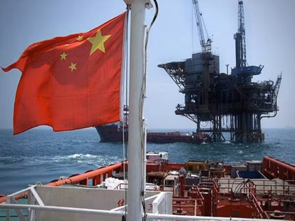 14. Trung Quốc Lượng dầu dự trữ: 15 tỉ thùng (1,1%) Lượng dầu cung cấp: 4,19 triệu thùng/ngày (4,7%) Số năm khai thác còn lại: 9,9 năm