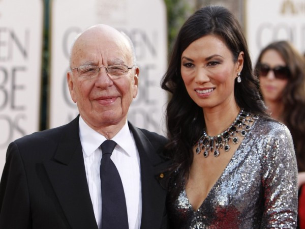 13. Wendi Deng Wendi Deng là vợ của tỷ phú Rupert Murdoch. Hiện cô đang quản lý một kênh truyền hình của Murdoch tại Trung Quốc và là thành viên trong hội đồng cố vấn tại Đại học Yale. 13. Wendi Deng Wendi Deng là vợ của tỷ phú Rupert Murdoch. Hiện cô đang quản lý một kênh truyền hình của Murdoch tại Trung Quốc và là thành viên trong hội đồng cố vấn tại Đại học Yale.