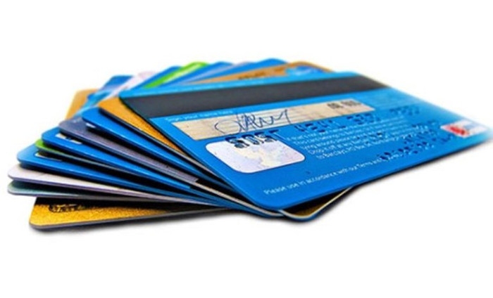 Việt Nam đang lãng phí tài khoản thẻ khi thẻ phát hành nhiều nhưng phát sinh giao dịch ít (ảnh nguồn TheBank) Việt Nam đang lãng phí tài khoản thẻ khi thẻ phát hành nhiều nhưng phát sinh giao dịch ít (ảnh nguồn TheBank)