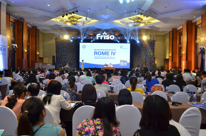 Toàn cảnh hội nghị Hội nghị khoa học ROME IV do Hội Nhi khoa Việt Nam tổ chức dưới sự đồng hành tài trợ của nhãn hàng Friso - ảnh Hoàng Lực Toàn cảnh hội nghị Hội nghị khoa học ROME IV do Hội Nhi khoa Việt Nam tổ chức dưới sự đồng hành tài trợ của nhãn hàng Friso - ảnh Hoàng Lực