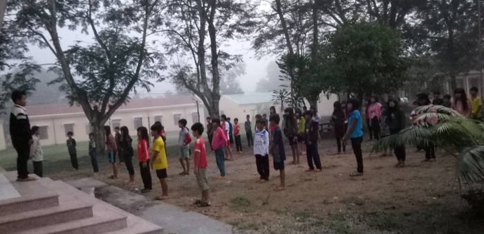 Học sinh Trường phổ thông dân tộc bán trú tiểu học, trung học cơ sở Vũ Kim tập thể dục buổi sáng (ảnh do nhân vật cung cấp). Học sinh Trường phổ thông dân tộc bán trú tiểu học, trung học cơ sở Vũ Kim tập thể dục buổi sáng (ảnh do nhân vật cung cấp).