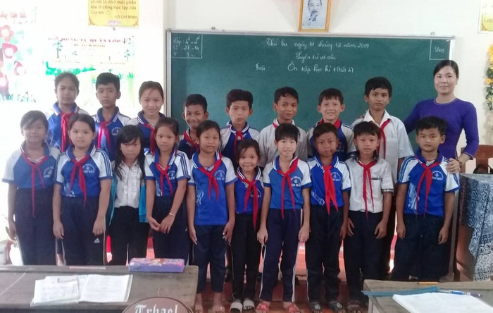 20 năm gắn bó dạy học nơi vùng đất Vàm Rầy, cô Lan Anh đã có nhiều đóng góp cho sự nghiệp giáo dục nơi đây (ảnh do nhân vật cung cấp).