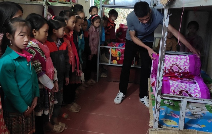 Làm thầy giáo dạy học trò bán trú chả khác gì làm cha, mẹ! ảnh 3 Làm thầy giáo dạy học trò bán trú chả khác gì làm cha, mẹ! ảnh 3