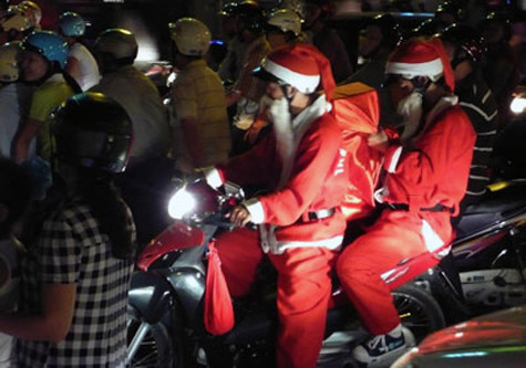 “1001 tuyệt chiêu” kiếm tiền của SV trong mùa Noel ảnh 1 “1001 tuyệt chiêu” kiếm tiền của SV trong mùa Noel ảnh 1