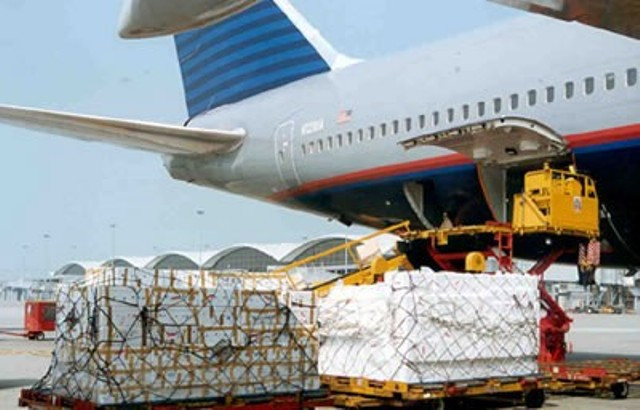 Hàng hóa vận chuyển bằng đường hàng không