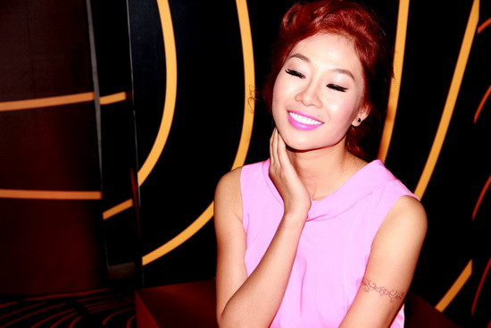 Làm nghệ thuật vốn là đam mê của người đẹp, nhưng hiện tại Hồng Hà cho biết cô vẫn chưa có ý định trở lại với những vai diễn, mà dồn sức vào công việc kinh doanh thời trang và xem đây như nghề nghiệp chính của bản thân. Làm nghệ thuật vốn là đam mê của người đẹp, nhưng hiện tại Hồng Hà cho biết cô vẫn chưa có ý định trở lại với những vai diễn, mà dồn sức vào công việc kinh doanh thời trang và xem đây như nghề nghiệp chính của bản thân.