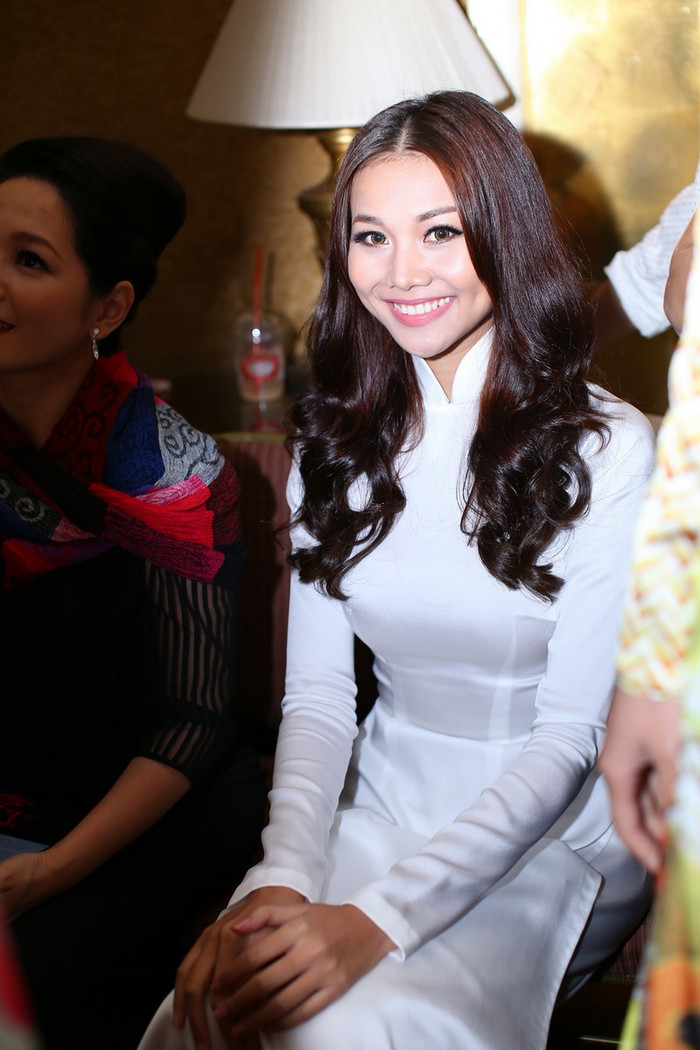 Để bắt đầu cho show diễn, trước đó Thanh Hằng cùng các chân dài đình đám trong làng mẫu Việt đã có khoảng thời gian tập luyện khá căng thẳng. Để bắt đầu cho show diễn, trước đó Thanh Hằng cùng các chân dài đình đám trong làng mẫu Việt đã có khoảng thời gian tập luyện khá căng thẳng.