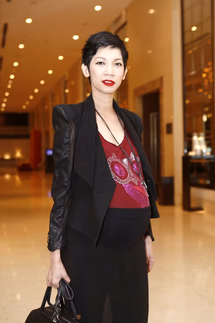 Xuân Lan dự một sự kiện diễn ra gần đây với bụng bầu gần 9 tháng Xuân Lan dự một sự kiện diễn ra gần đây với bụng bầu gần 9 tháng