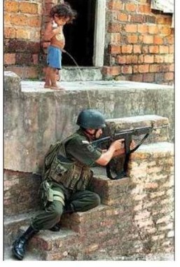 Sáng nào cháu cũng ở đây Làm cho chú phải khổ lây thế này Sáng nào cháu cũng ở đây Làm cho chú phải khổ lây thế này