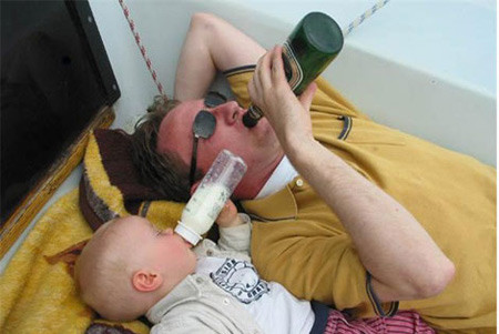 Con đây chẳng ước thứ chi Chỉ mong như bố đôi khi say mèm Con đây chẳng ước thứ chi Chỉ mong như bố đôi khi say mèm