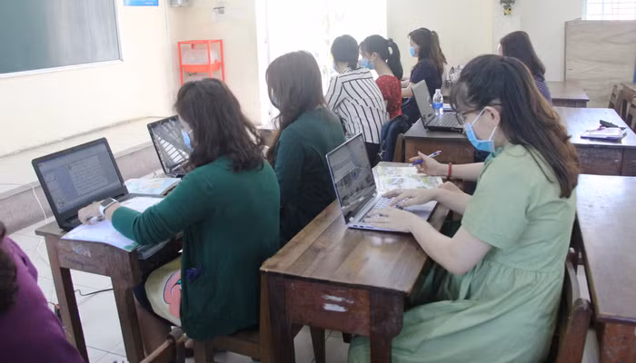 Những thông tin về bài học được các cô chuẩn bị kỹ càng trước khi bước vào phòng quay.