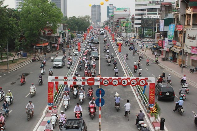 Ngày đầu 2 cây cầu vượt đi vào hoạt động đã cho thấy hiệu quả. Ngày đầu 2 cây cầu vượt đi vào hoạt động đã cho thấy hiệu quả.