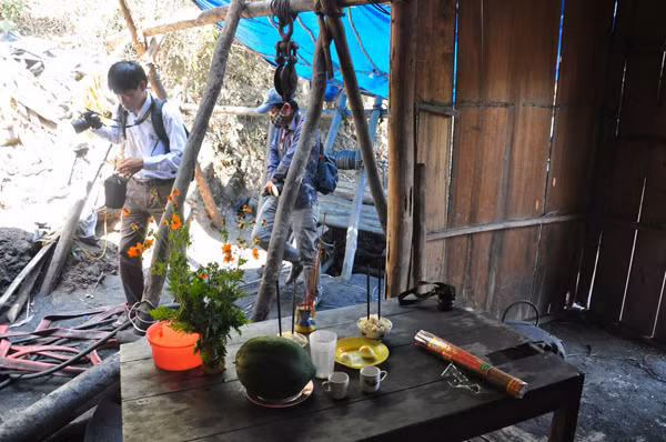 Sự việc xảy ra vào lúc 14h30’ ngày 24/4, tại thôn Ngọc Kinh, xã Đại Hồng, huyện Đại Lộc, Quảng Nam. Sự việc xảy ra vào lúc 14h30’ ngày 24/4, tại thôn Ngọc Kinh, xã Đại Hồng, huyện Đại Lộc, Quảng Nam.