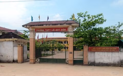 Trần tình của nữ sinh thủ dao "xử" bạn ảnh 2 Trần tình của nữ sinh thủ dao "xử" bạn, An ninh - Hình sự, nu sinh danh nhau, nu sinh chem ban, nu sinh xu ban, au da, nu sinh, hoc sinh danh nhau, benh vien, cap cuu, dao, tin tuc