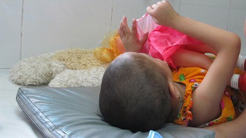 Vụ bé 5 tuổi bị xâm hại: Công an Hà Nội lên Tuyên Quang điều tra ảnh 1 Cong an Ha Noi len Tuyen Quang dieu tra vu be 5 tuoi bi xam hai