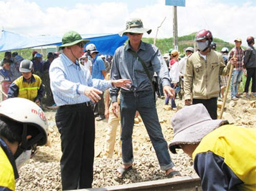 Ông Lê Tiến Phương, Chủ tịch UBND tỉnh chỉ đạo khắc phục hậu quả
