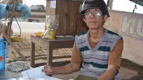 Ông Đang chia sẻ công việc mình đang làm.