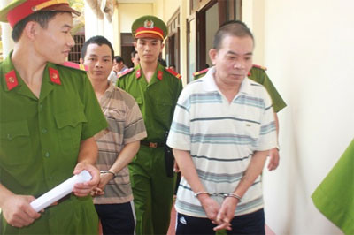 37 năm tù cho hai cha con hiếp dâm bé gái ảnh 1 37 năm tù cho hai cha con hiếp dâm bé gái ảnh 1
