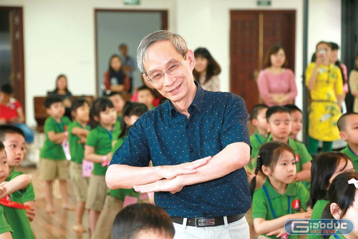 Thầy Khang mừng đến phát khóc khi biết tin Hà Nội bỏ môn thi thứ tư trong kỳ thi tuyển sinh vào lớp 10 năm học 2020-2021 (Ảnh: giaoduc.net.vn) Thầy Khang mừng đến phát khóc khi biết tin Hà Nội bỏ môn thi thứ tư trong kỳ thi tuyển sinh vào lớp 10 năm học 2020-2021 (Ảnh: giaoduc.net.vn)