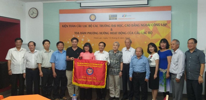 Ngày 13/8/2019, Tại trường Đại học FPT, Hiệp Hội Các trường Đại học, Cao đẳng Việt Nam tổ chức họp mặt kiện toàn Câu lạc bộ các trường đại học, cao đẳng ngoài công lập và tọa đàm phương hướng hoạt động của Câu lạc bộ.(Ảnh: Trinh Phúc) Ngày 13/8/2019, Tại trường Đại học FPT, Hiệp Hội Các trường Đại học, Cao đẳng Việt Nam tổ chức họp mặt kiện toàn Câu lạc bộ các trường đại học, cao đẳng ngoài công lập và tọa đàm phương hướng hoạt động của Câu lạc bộ.(Ảnh: Trinh Phúc)