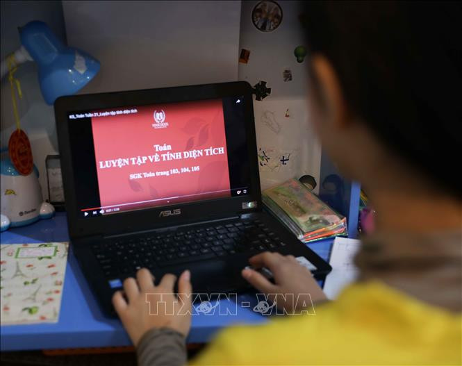 Bộ Giáo dục cảnh báo tình trạng xâm nhập vào lớp học online để tung tin xấu, độc (Ảnh minh họa: TTXVN) Bộ Giáo dục cảnh báo tình trạng xâm nhập vào lớp học online để tung tin xấu, độc (Ảnh minh họa: TTXVN)