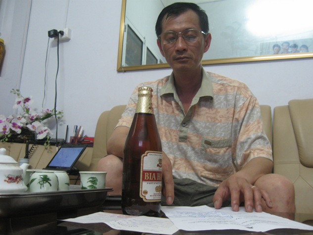 Ông Phạm Tuấn Hùng trao đổi với phóng viên về vụ việc. Ông Phạm Tuấn Hùng trao đổi với phóng viên về vụ việc.