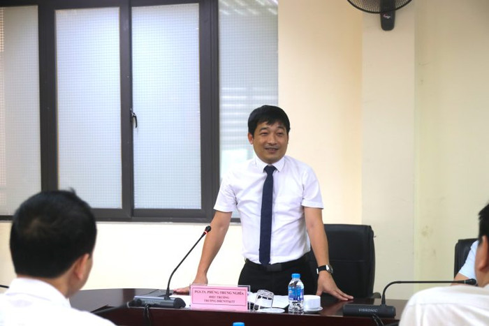 Phó Giáo sư, Tiến sĩ Phùng Trung Nghĩa – Hiệu trưởng Trường Đại học Công nghệ Thông tin và Truyền thông - Đại học Thái Nguyên phát biểu tại buổi Lễ. IMG_6557-768x512.jpg