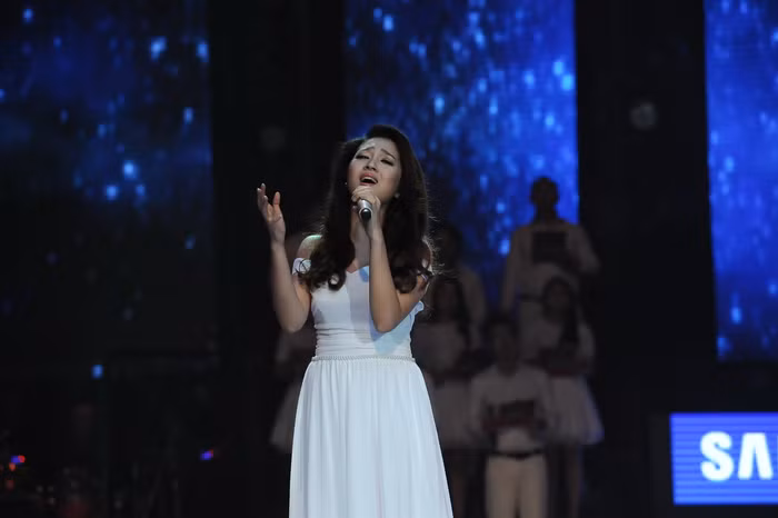 Trong đêm thi vừa qua, Bảo Anh đã bộc lộ khá nhiều điểm yếu trong giọng hát của mình như phát âm tiếng Anh chưa chuẩn, giọng hát yếu, mỏng, chênh, phô...