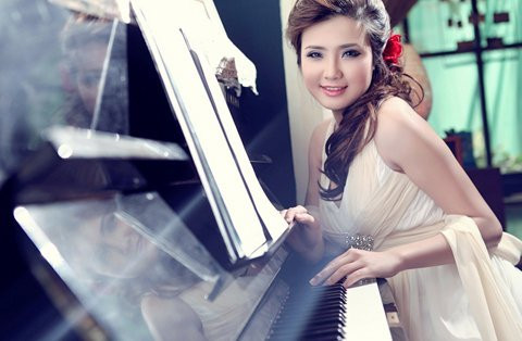 Đã từng đoạt giải trong cuộc thi cấp trường, thêm sự động viên của bạn bè, Khánh Chi tự tin đăng ký tham dự cuộc thi.