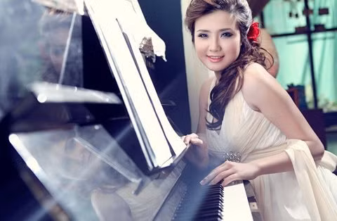 Đã từng đoạt giải trong cuộc thi cấp trường, thêm sự động viên của bạn bè, Khánh Chi tự tin đăng ký tham dự cuộc thi.