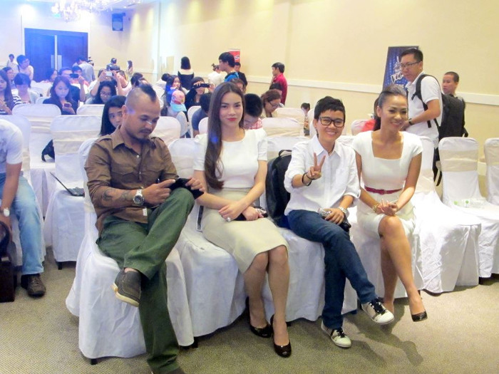 HLV The Voice cùng giám đốc âm nhạc Phương Uyên