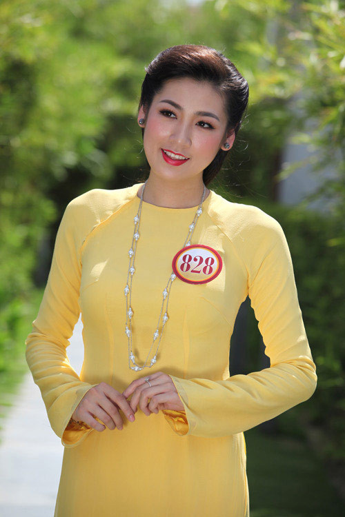 Dễ nhận thấy, Á hậu Dương Tú Anh đặc biệt yêu thích màu vàng khi cô "ưu ái" lựa chọn trang phục màu vàng để "có mặt" trong những sự kiện quan trọng. (Ảnh soha) Dễ nhận thấy, Á hậu Dương Tú Anh đặc biệt yêu thích màu vàng khi cô "ưu ái" lựa chọn trang phục màu vàng để "có mặt" trong những sự kiện quan trọng. (Ảnh soha)