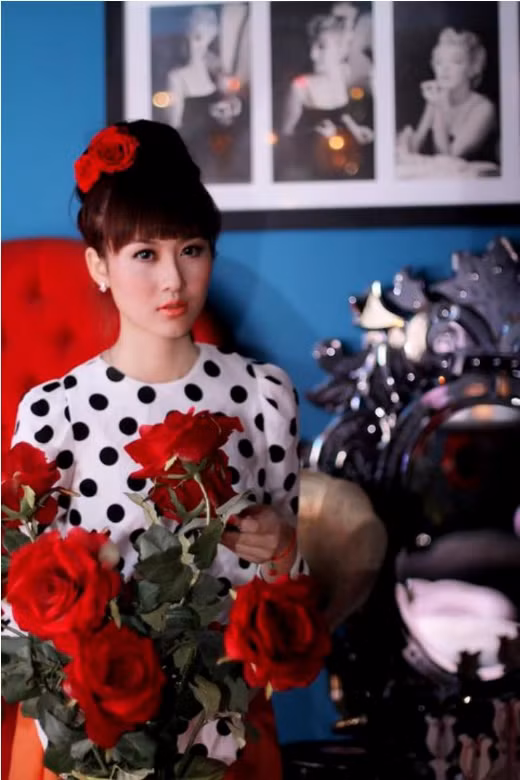 Cũng đến từ trường Đại học Văn hóa giống hot girl Khánh Chi, Hà Lade khá tự tin khi tham dự cuộc thi HHPN Việt Nam qua ảnh năm nay.