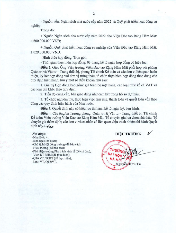 Quyết định phê duyệt kết quả lựa chọn nhà thầu gói thầu số 8 "Cung cấp thiết bị răng hàm mặt" do Hiệu trưởng Trường Đại học Y Hà Nội Nguyễn Hữu Tú ký. Ảnh: Độc giả cung cấp. Quyết định phê duyệt kết quả lựa chọn nhà thầu gói thầu số 8 "Cung cấp thiết bị răng hàm mặt" do Hiệu trưởng Trường Đại học Y Hà Nội Nguyễn Hữu Tú ký. Ảnh: Độc giả cung cấp.