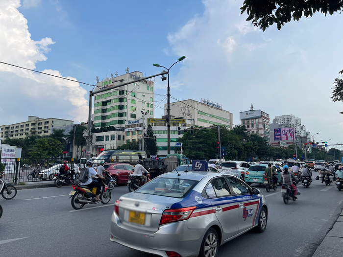 Thành phố Hồ Chí Minh và Hà Nội là hai địa phương có số lượng phương tiện tiện bị thu hồi phù hiệu do lỗi vi phạm tốc độ nhất nhì cả nước. Ảnh minh họa: T.D Thành phố Hồ Chí Minh và Hà Nội là hai địa phương có số lượng phương tiện tiện bị thu hồi phù hiệu do lỗi vi phạm tốc độ nhất nhì cả nước. Ảnh minh họa: T.D