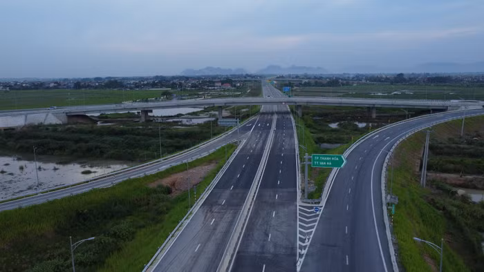 Đoạn đầu dự án cao tốc đoạn Quốc lộ 45 - Nghi Sơn (trên địa phận tỉnh Thanh Hoá) mọi hạng mục đã sẵn sàng. Ảnh: Trung Dũng